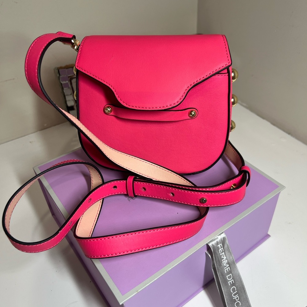 Elegant Pink Crossbody Bag with Metallic Hardware